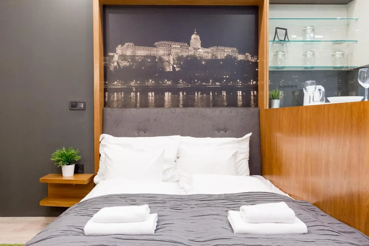 Retro Budapest Dream Suite Near The Danube
